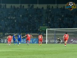 Persib Bandung Kalahkan The Cong-Viettel FC dengan Skor Tipis