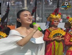 Agnez Mo Menyanyikan Lagu Indonesia Raya di Mandalika