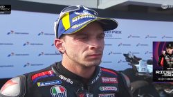 Marco Bezzecchi Juara di Mandalika, Aprilia Kuasai Posisi 1-2-3-4 (8) Marco Bezzecchi Juara di Mandalika, Aprilia Kuasai Posisi 1-2-3-4 (8)